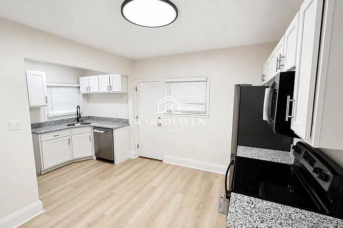 1040 Mercer Ave — Photo 7