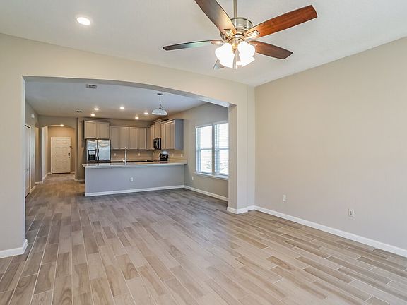 5th image of 10374 Pavnes Creek Dr