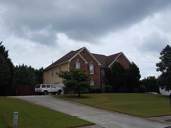 3rd image of 290 Woodbyne Dr