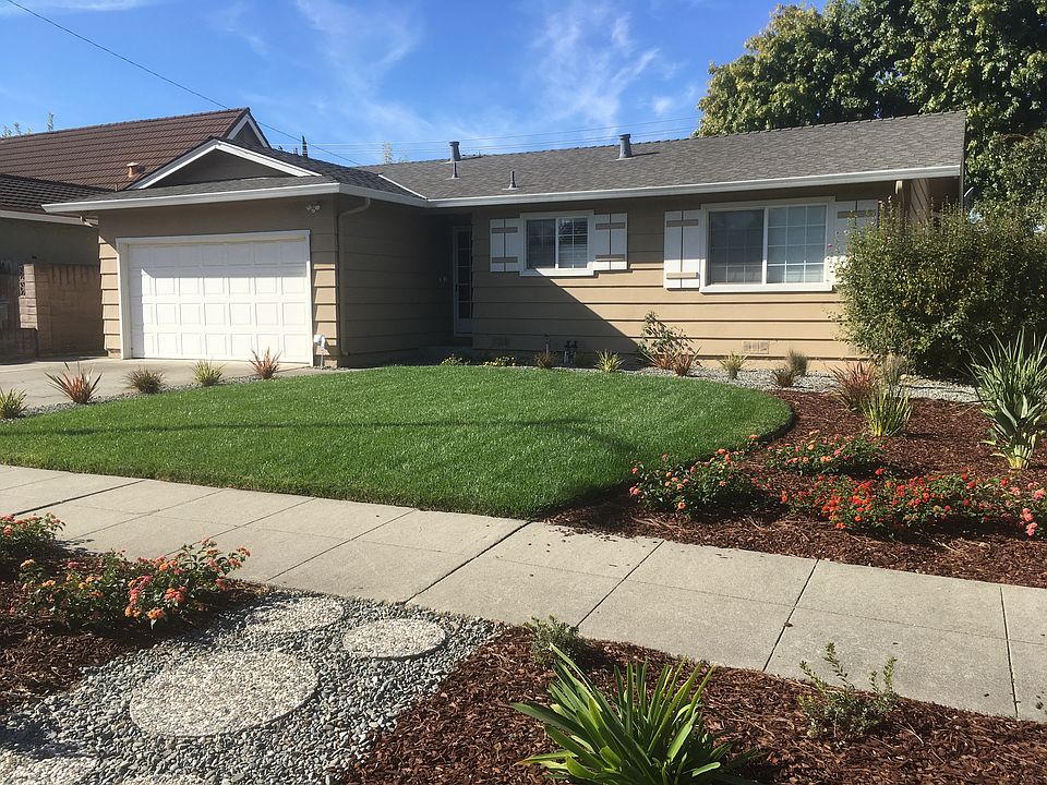 1st image of 2107 Lakewood Dr
