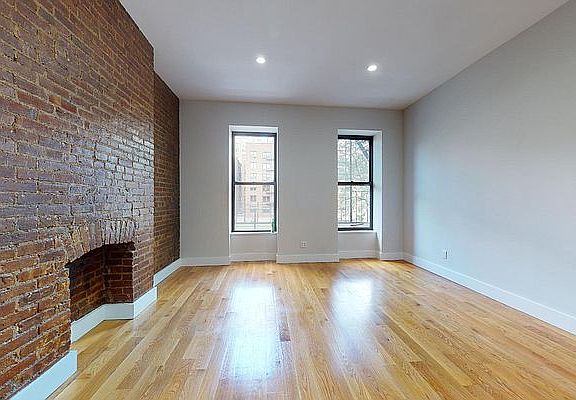 3rd image of 158 W 84th St APT 2D