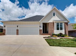 3737 E Hutcheson Ave, Springfield, MO 65802