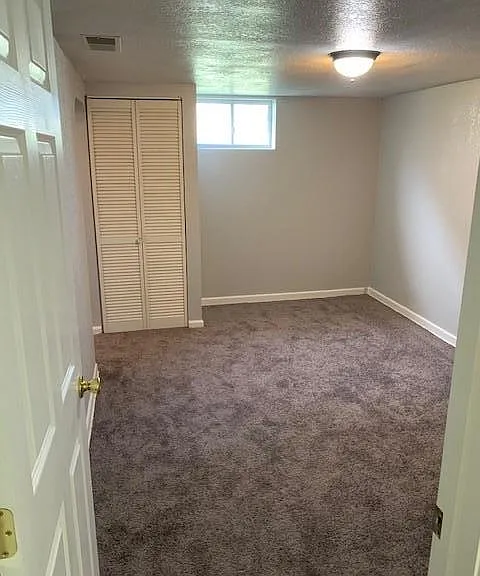 entrance to bedroom showing closet