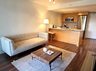 135 E 17th St #419, North Vancouver, BC
