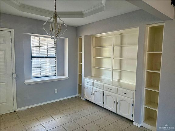 5th image of 200 E 8th St