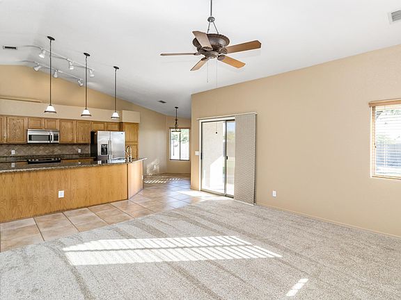 5th image of 157 E Pebble Ct
