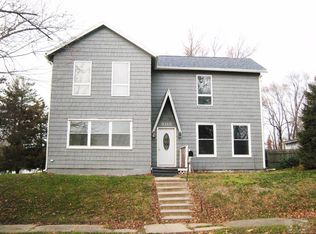 808 N 12th St, Keokuk, IA 52632