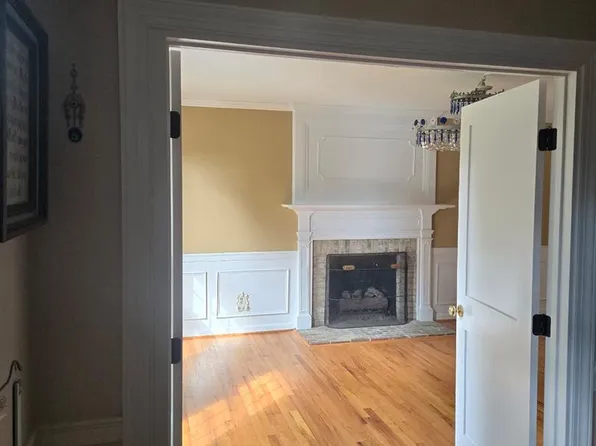 9 Tupelo Ct, Derwood, MD 20855