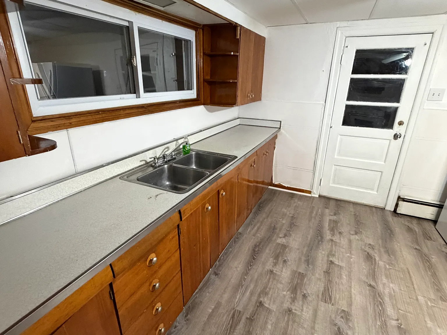 1 bed, 700 sqft, $1,000 — Photo 2