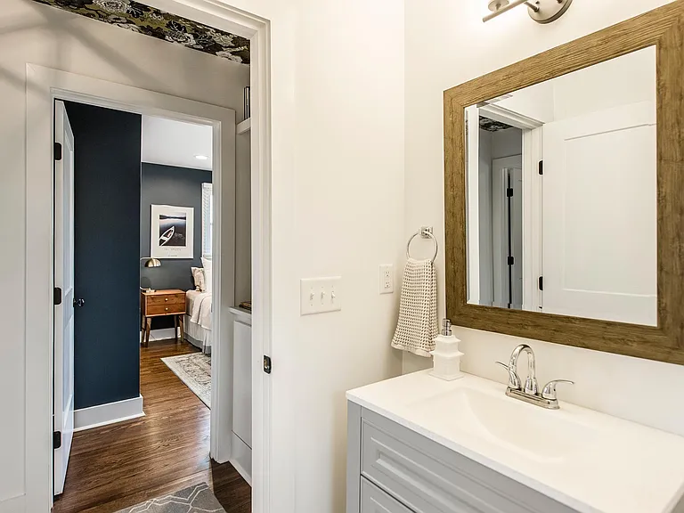 1003 Woods Lake Dr — Photo 37