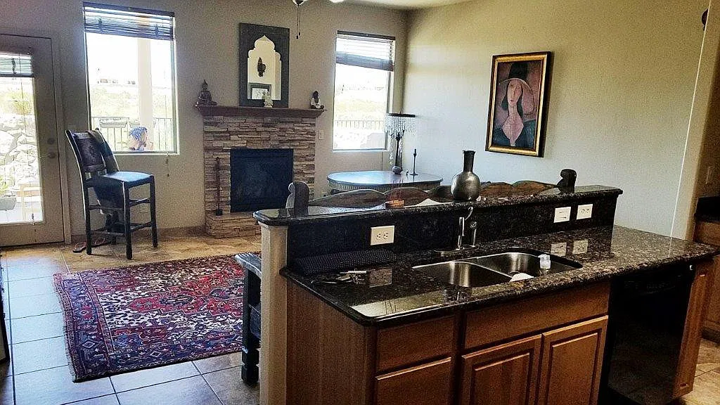 Beautiful Townhome-Gated Community! — Photo 3