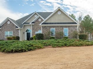 1129 Woodmere Dr, Loganville, GA