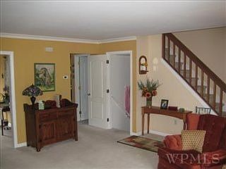 1st image of 5005 Applewood Cir