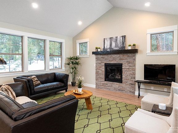 4th image of 60616 River Bend Dr
