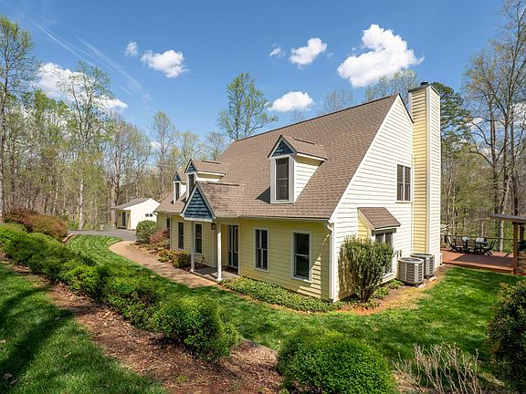 2nd image of 2700 Willow Oak Cir