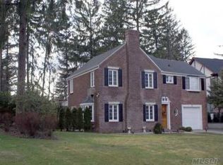 19 Knickerbocker Rd, Manhasset, NY 11030