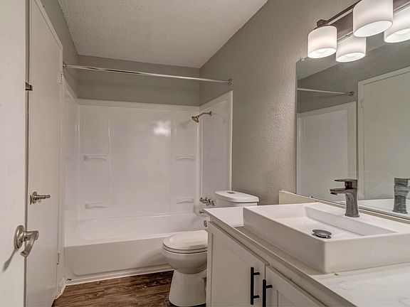 4th image of 1501 Kinney Ave APT 111