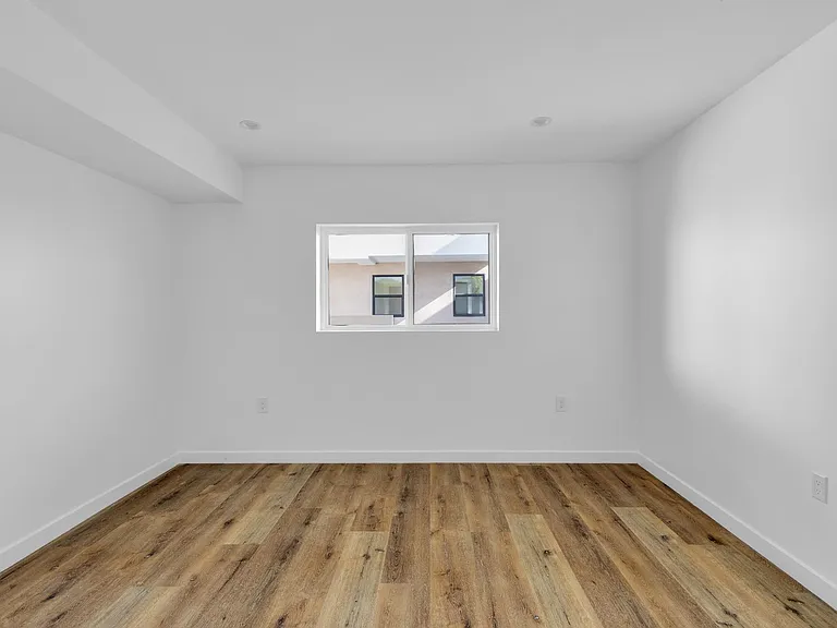 Best Priced Luxury 4 & 5 Bed Townhomes in Mid-City! — Photo 19