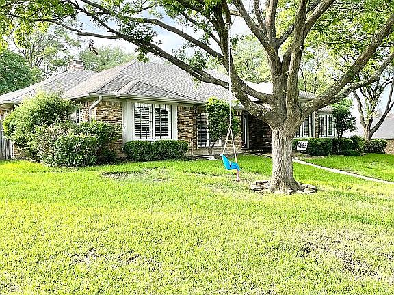 4th image of 1917 Shari Ln