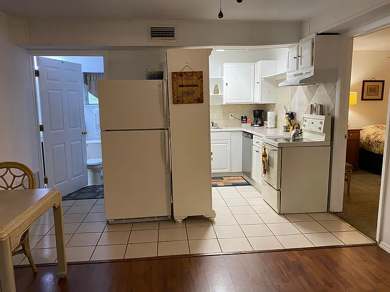 422 W New York Ave #E — Photo 24