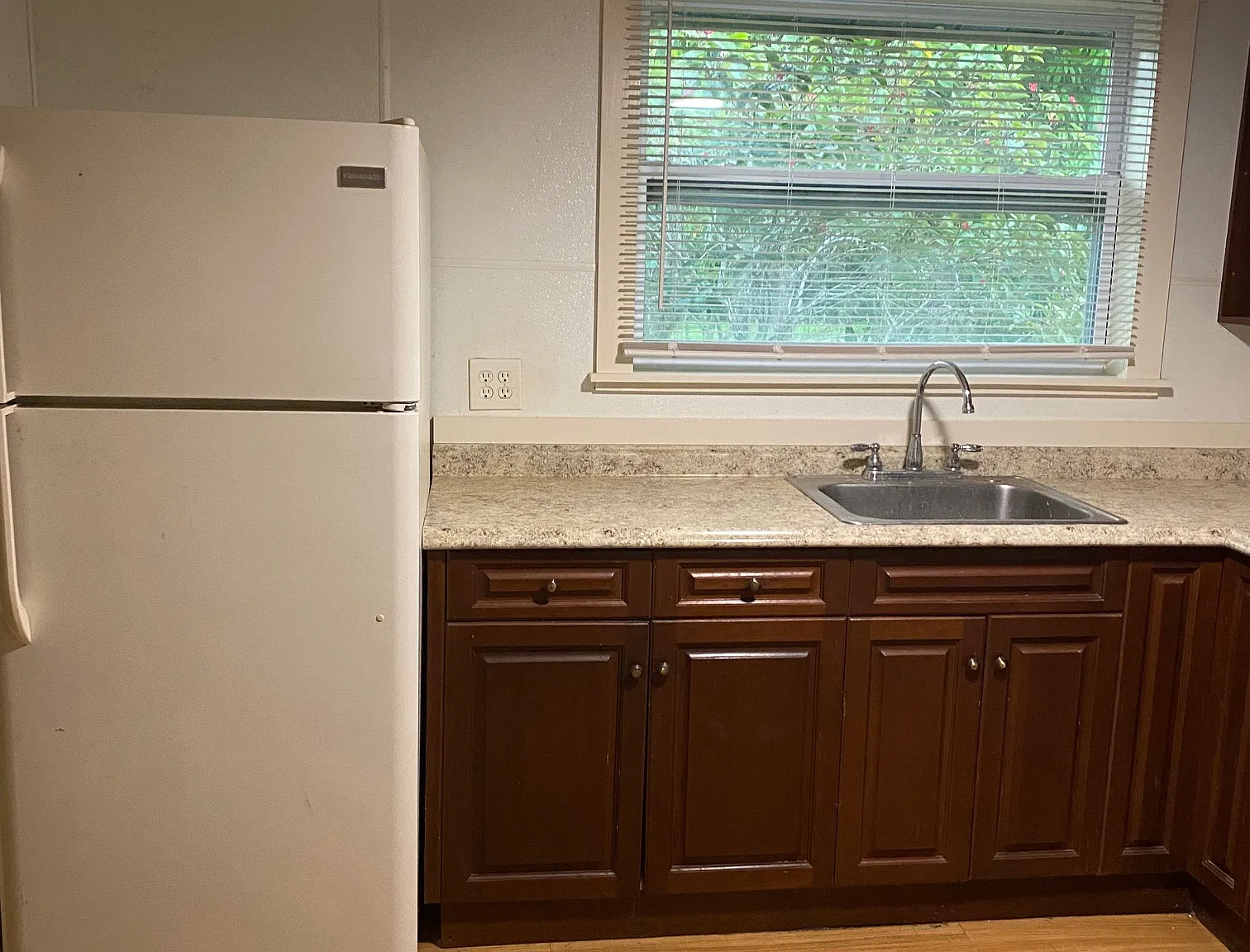 4 bed, 2000 sqft, $1,495 — Photo 4