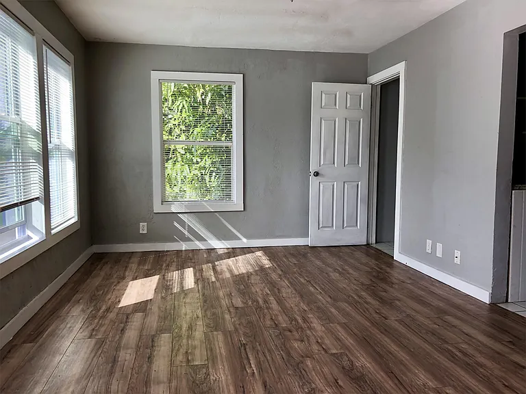 107 Washington St #5 — Photo 9