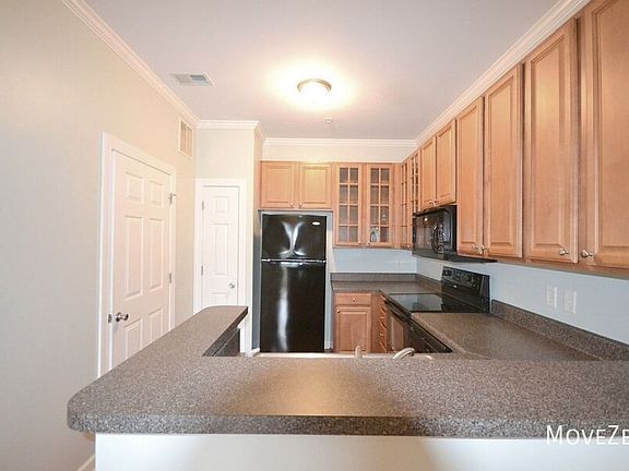 5th image of 210 Fullford Ln APT 102