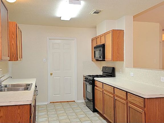 5th image of 10007 NW Park Place Dr