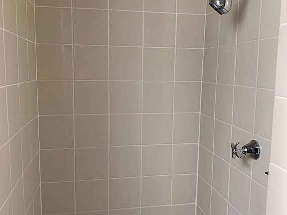 4th image of 16509 Prairie Ave