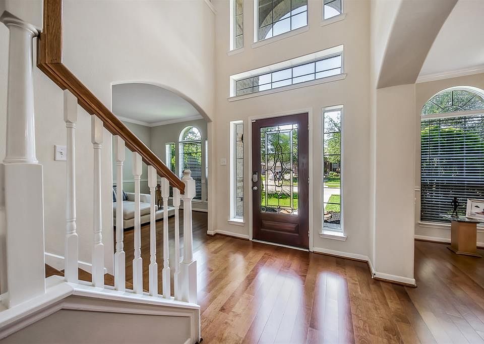 1st image of 24918 Falcongrove Ln