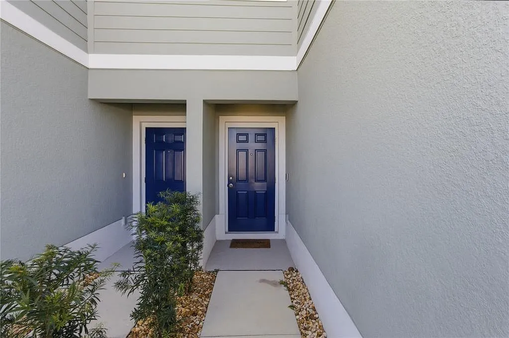 3 bed, 2.5 bath, 1431 sqft, $2,200 — Photo 2