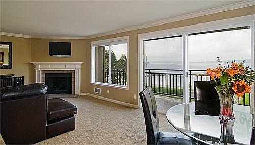 2nd image of 10104 NE 60th St #105