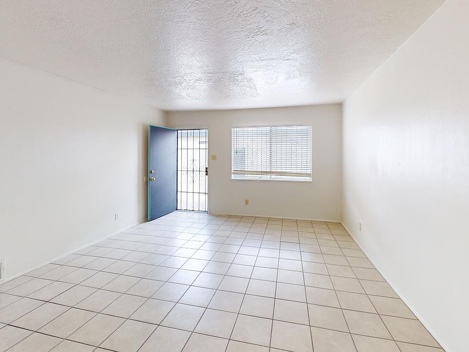 3418-Thaxton-Ave-SE-Apt-24-Living-Room_10272024