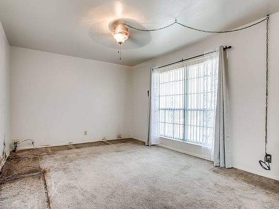 3rd image of 314 Whitecliff Dr