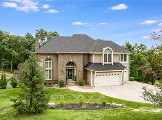 10205 NW 72nd St, Weatherby Lake, MO 64152