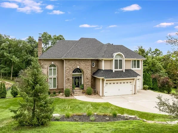 10205 NW 72nd St, Weatherby Lake, MO 64152