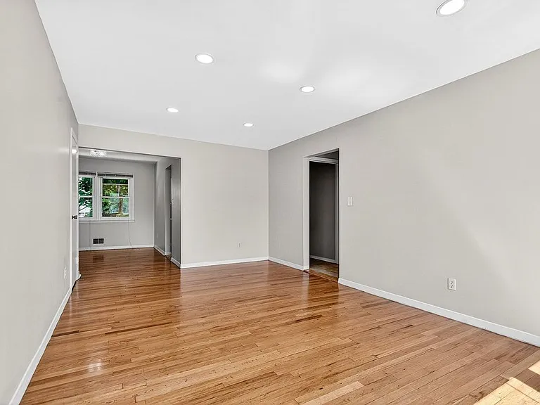21 Troy Ct #1 — Photo 20