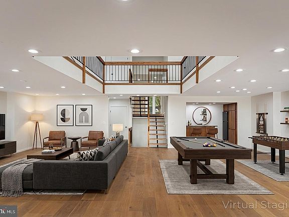 3rd image of 903 Ivy Hill Rd