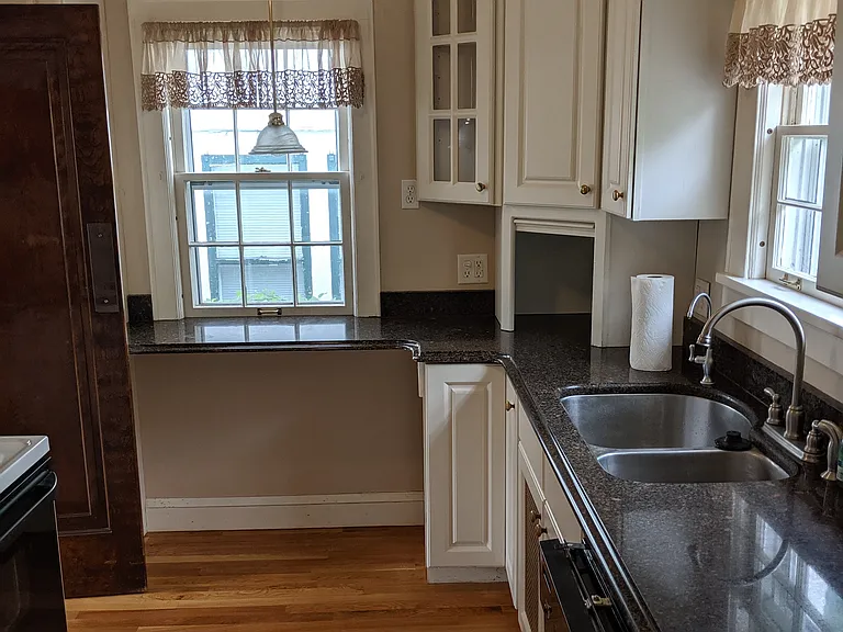 1347 Highland Pkwy — Photo 9