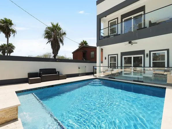 202 W Campeche St #A, South Padre Island, TX 78597