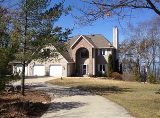 5190 Bluff Ct, Sturgeon Bay, WI 54235