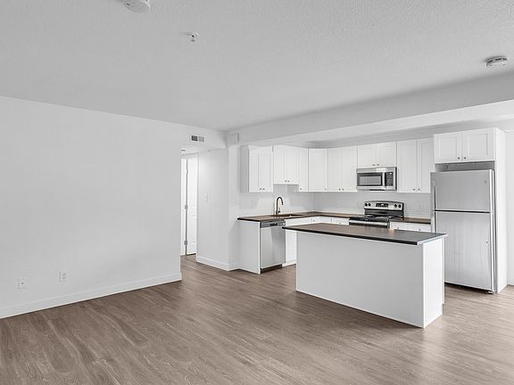2nd image of 19 Cantril St APT 102