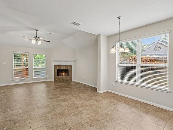 3rd image of 10810 Highpoint Ln