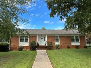 601 Lipscomb Rd, Greensboro, NC 27410