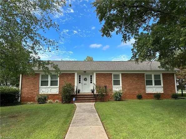 601 Lipscomb Rd, Greensboro, NC 27410
