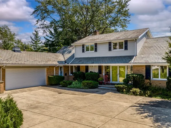 24950 S Woodland Rd, Beachwood, OH 44122
