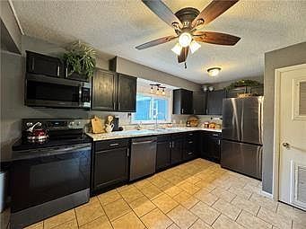 3rd image of 233 W 5th St