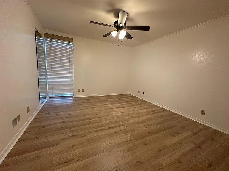 510 E Avenue J #C — Photo 13
