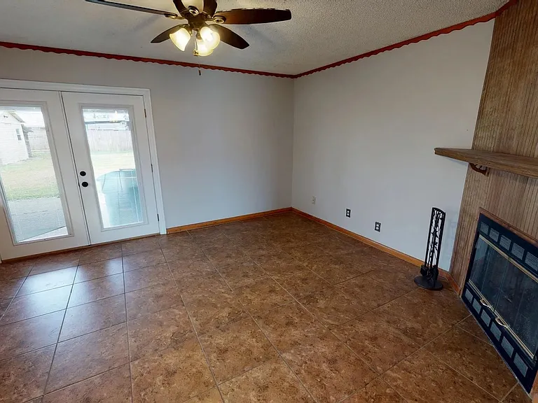 2536 Mary Ann Dr — Photo 6