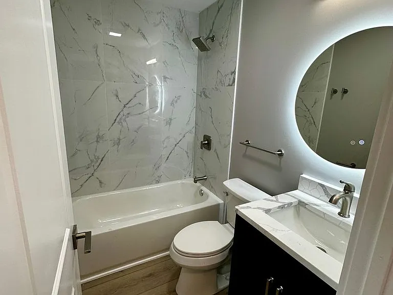 Loyola Beach Apartments — Photo 27